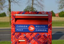Canada Post strikes drag on as workers wait for negotiation progress and customers face uncertainty