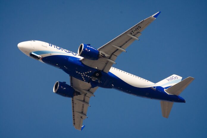 airplane-4888386_1280