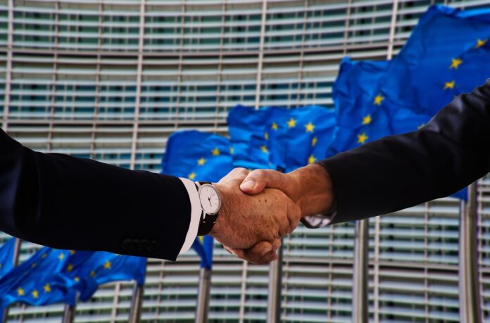 handshake-4698429_1280