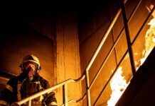 Hong Kong Canadians mourn after deadly high-rise fire leaves dozens dead, hundreds missing