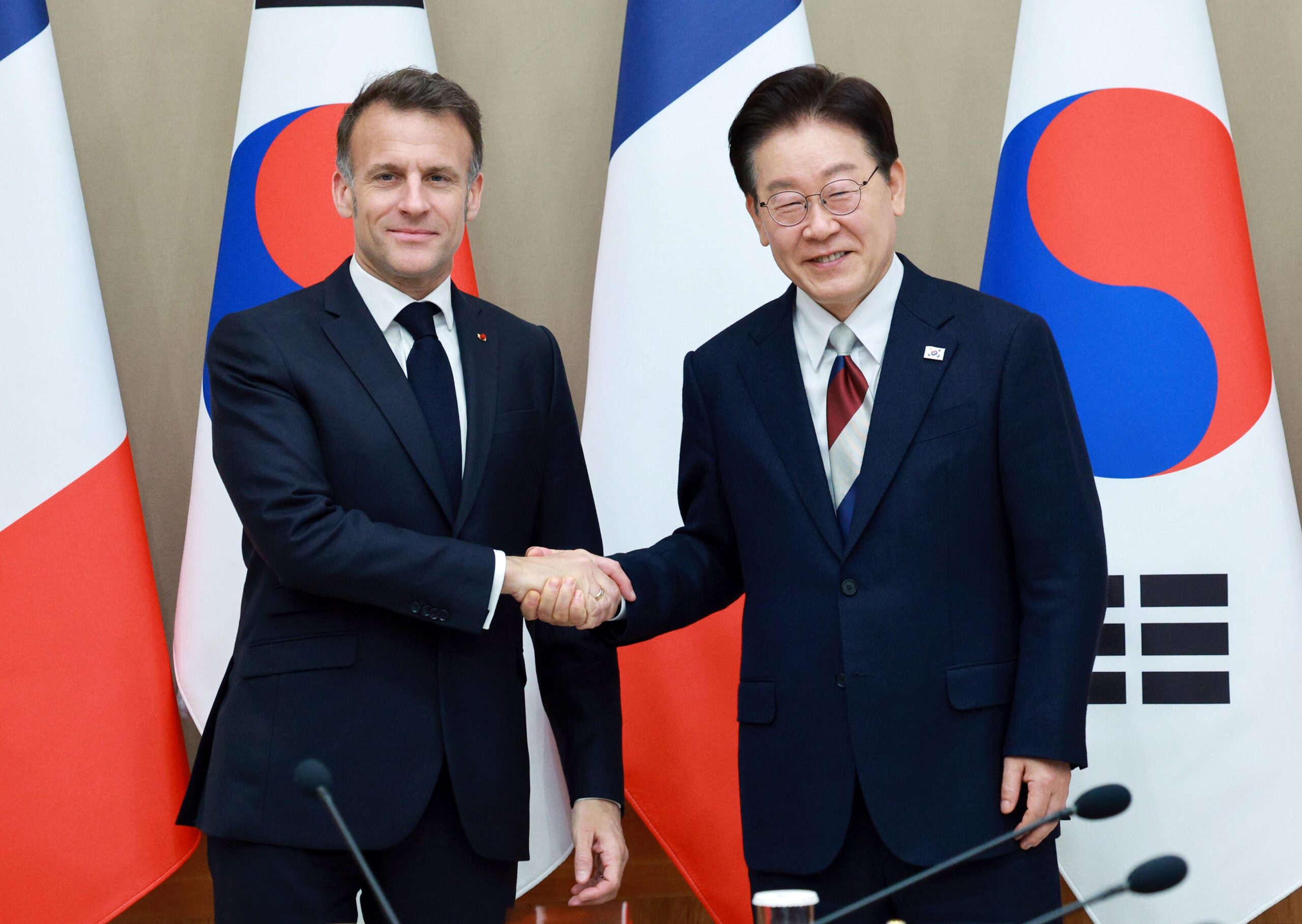 France, South Korea agree to cooperate on safe passage through Strait of Hormuz Seoul